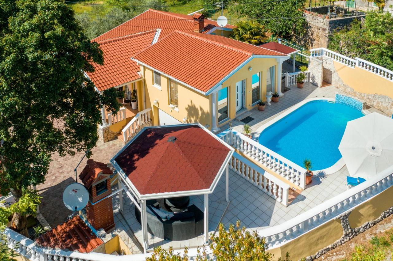 Villa Katarina لابين المظهر الخارجي الصورة